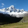 Eisberge in der Cordillera Blanca (Peru) mit dem 6000er Tocllaraju